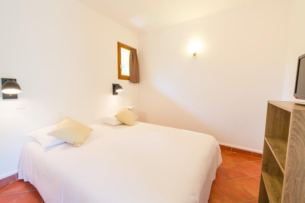 Casa Vecchia Rooms + Apartments Calvi  Oda fotoğraf