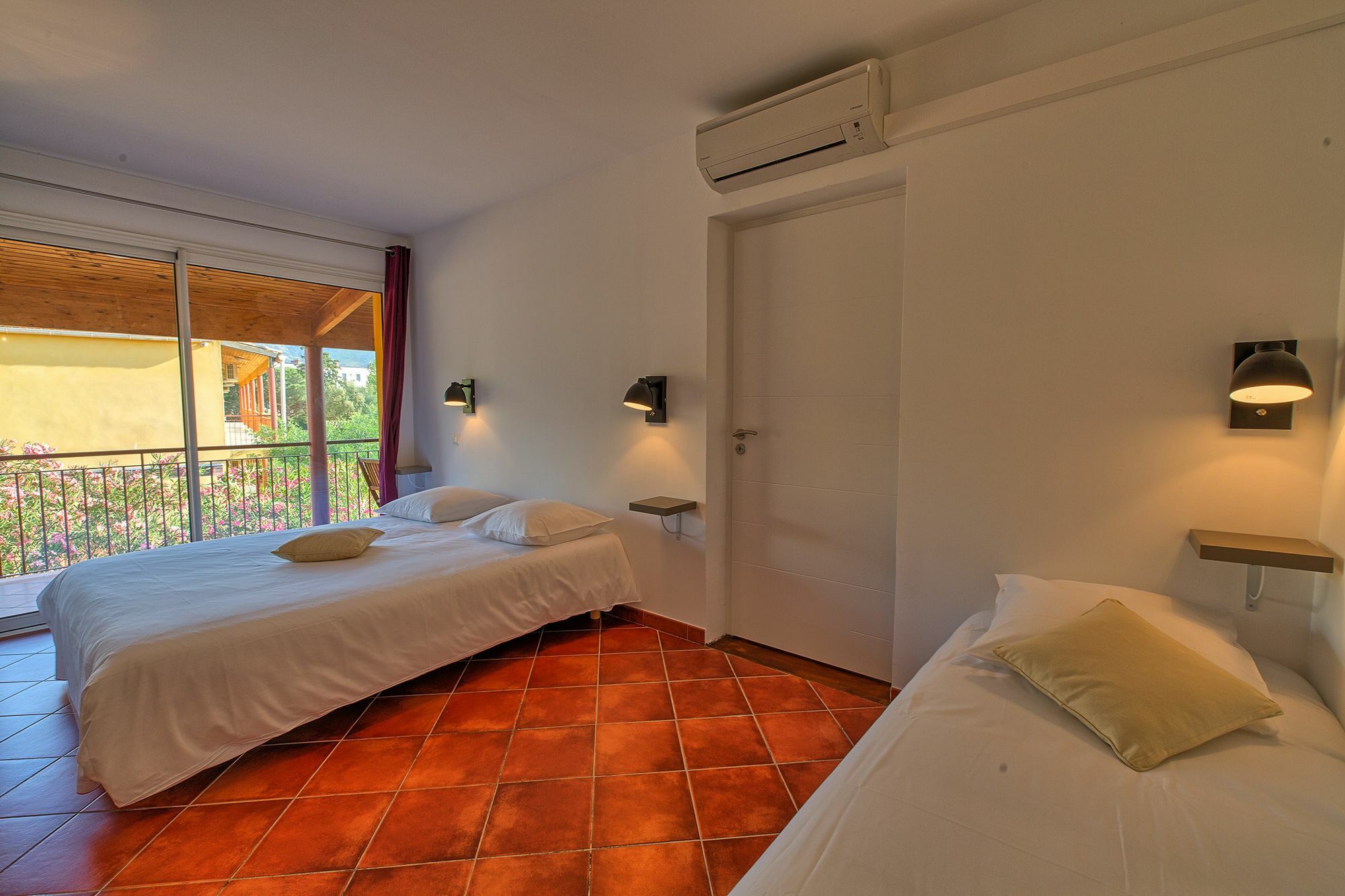 Casa Vecchia Rooms + Apartments Calvi  Dış mekan fotoğraf